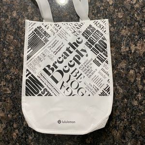Lululemon white/black reusable bag